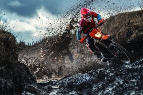 九游APP官网-_极地冰雪冰雕运动节：用冰雪点亮冬日_，极地冰雪世界