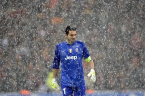 九游官网首页-雪中带球如跳舞？塞内加尔10号球员被称“冰上梅西”，塞内加尔的球员