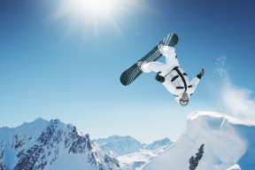 九游网游官网-足球场馆智慧化改造试点项目引领行业新标准，足球场馆运营与管理